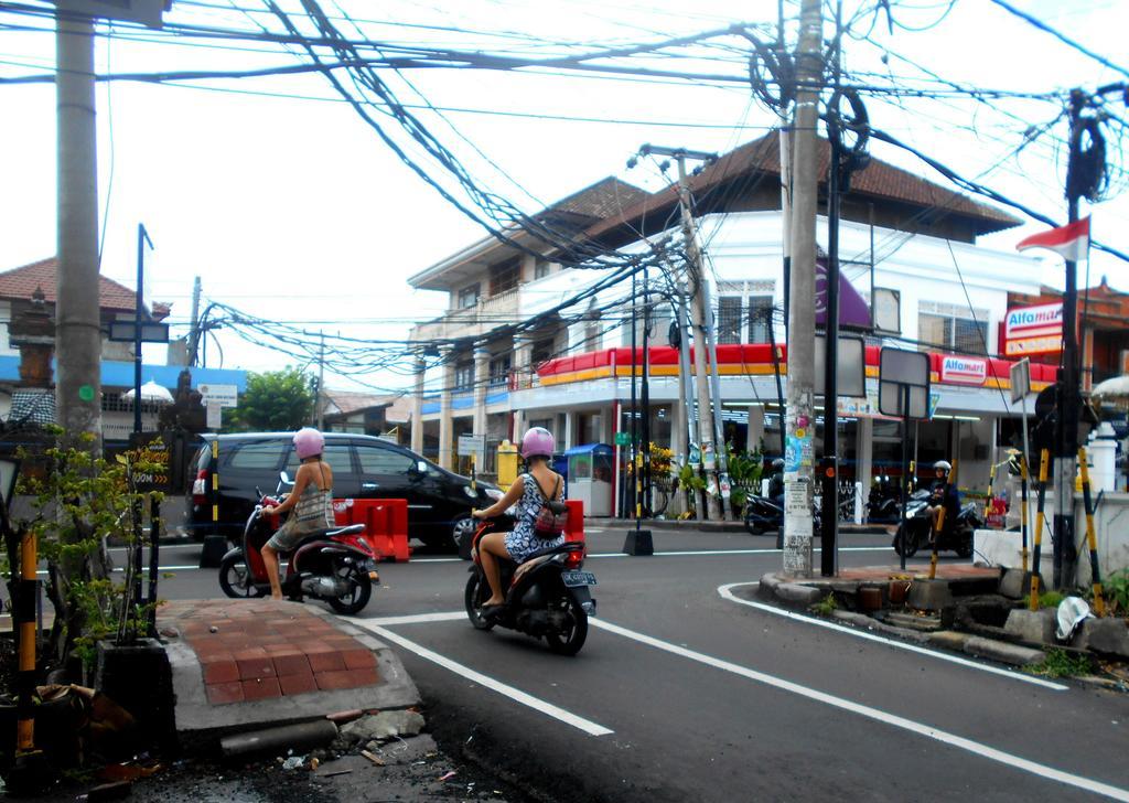 Reddoorz At Kerobokan Seminyak 2 Εξωτερικό φωτογραφία