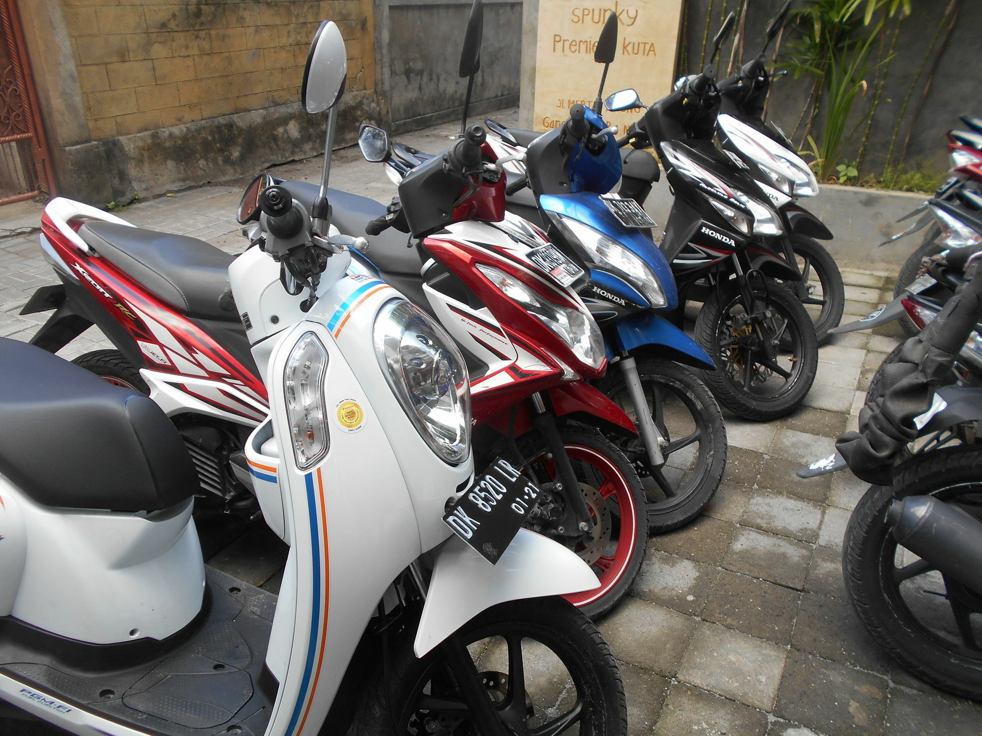 Reddoorz At Kerobokan Seminyak 2 Εξωτερικό φωτογραφία